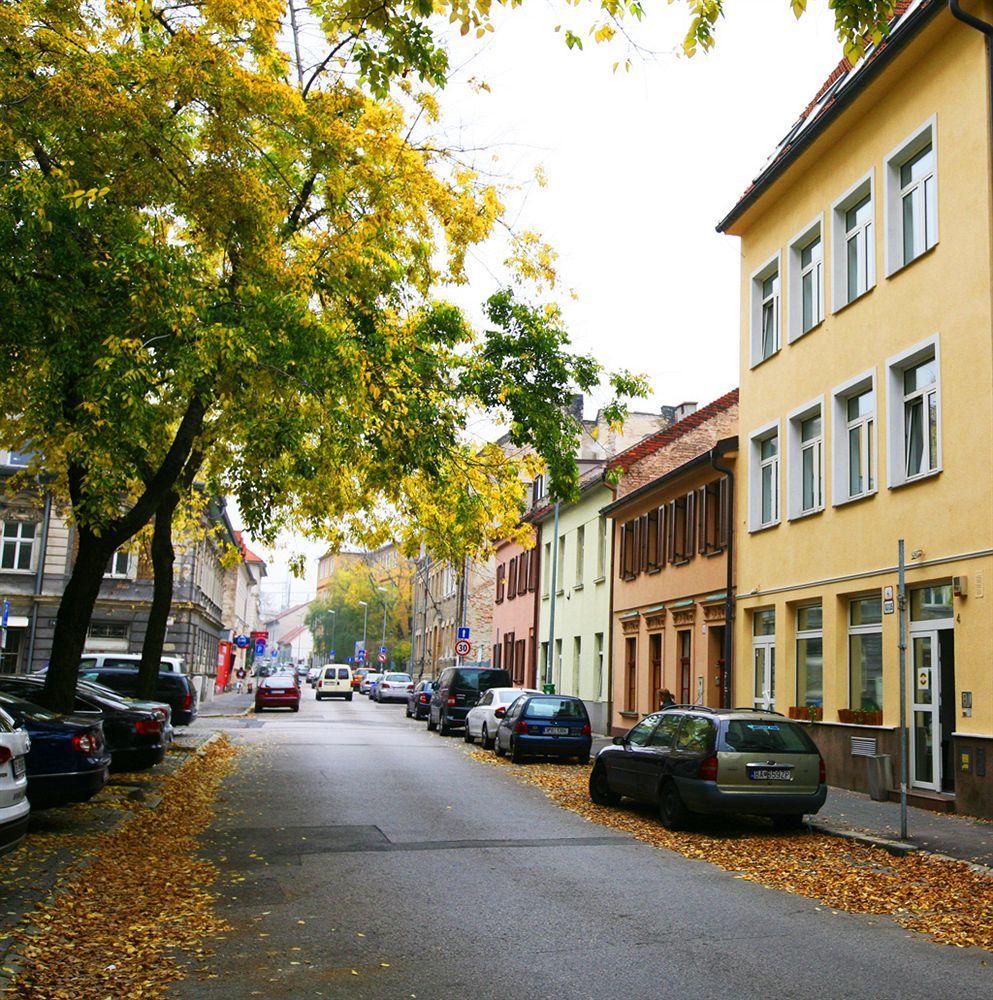 Freddie Next To Mercury Hostel Bratislava Exterior photo